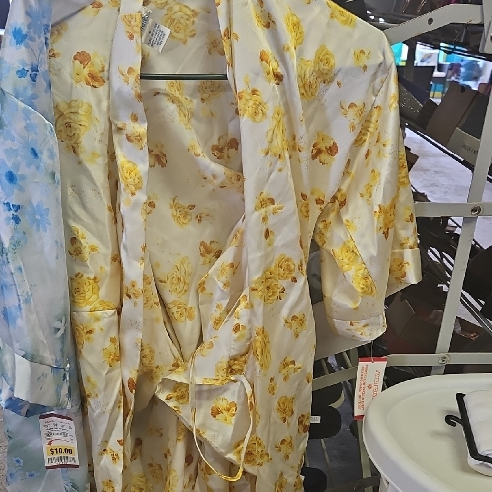 Floral Yellow and White Kimono Robe